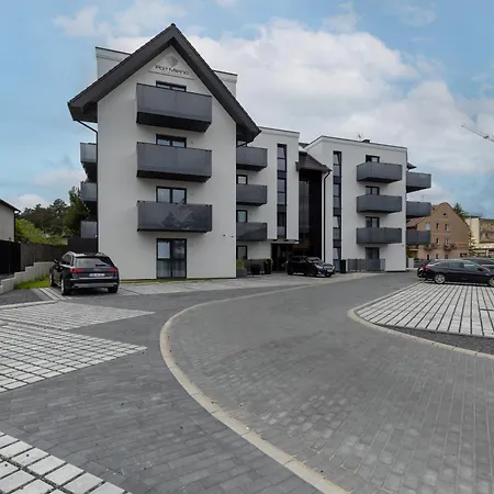 Modern With Balcony And Parking By Renters *