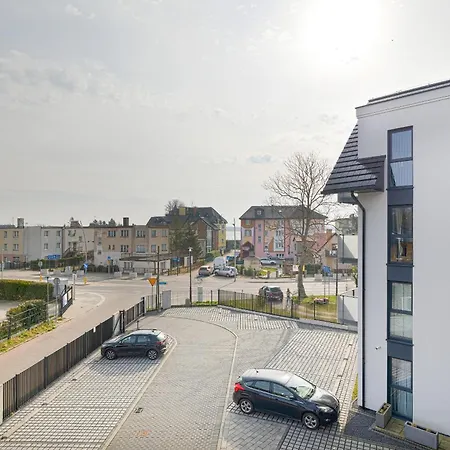 Modern With Balcony And Parking By Renters *