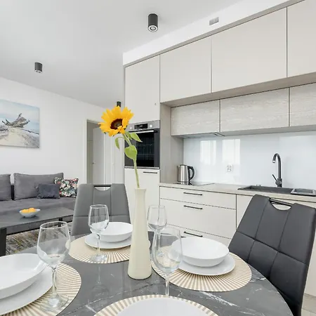 Apartamento Modern With Balcony And Parking By Renters Mielno (Koszalin)