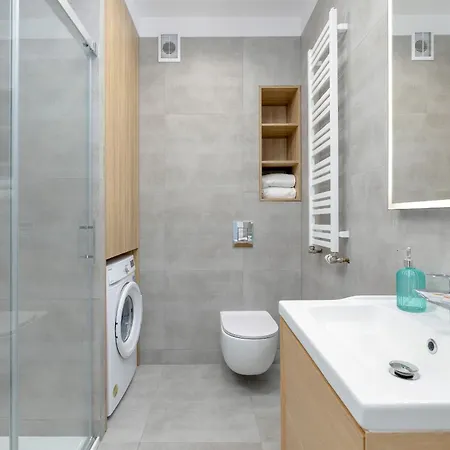 Apartment Modern With Balcony And Parking By Renters *