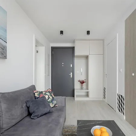 Apartment Modern With Balcony And Parking By Renters