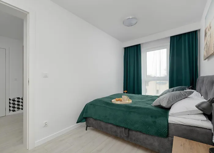 Modern With Balcony And Parking By Renters Apartman